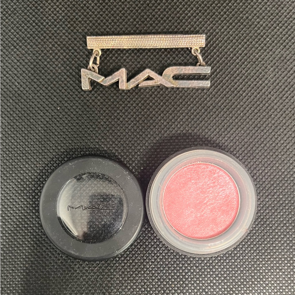 Rare & Hard To Find 90’s “Poise” Eyeshadow by MAC - Screw Top!